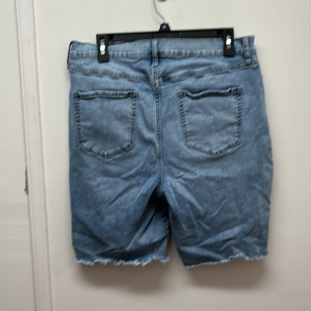 a.n.a High Rise Denim Shorts - Size 14 - Picture 6 of 6